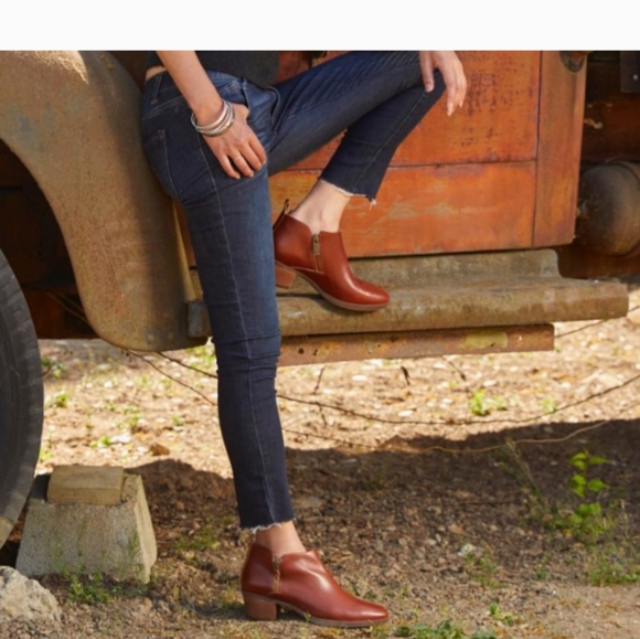 Vionic Leather Cecily Ankle Boots - Picture 15 of 15